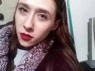 pr3ttyp1nkpussy Appetizing dancer poses for the camera