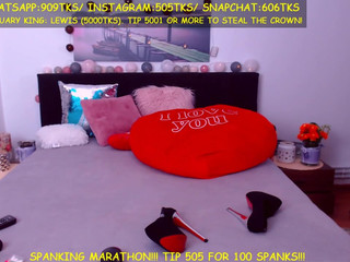 yssadiamonds Busty hottie caresses nipples