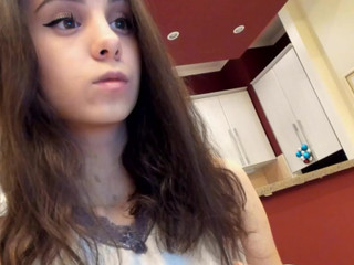 ehotlovea Exquisite kurva caresses natural tits