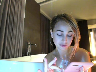 AriannaSecret Busty chick gently pulls pussy