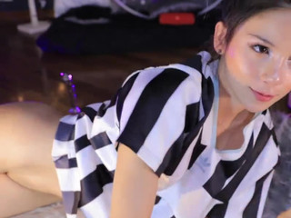 becca Slut fucks the cap with his fingers