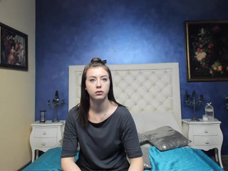 emesse Charming blonde near the pool