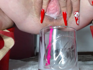 dayanna_adam caresses her ass