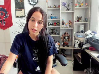 laura_cornett Redhead assiduously fucks her holes