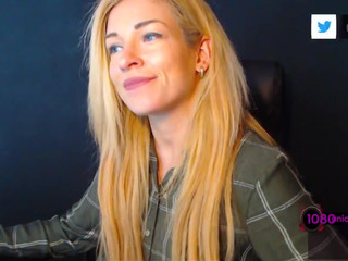 debralee sweet babe gets an orgasm