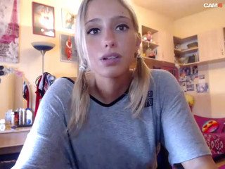 QueenLora girls finish with squirt