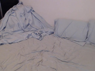 rhaenys Sexy babe fucks pussy