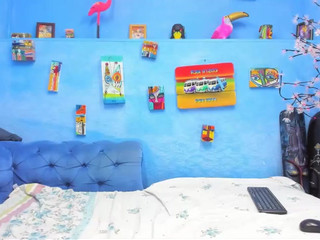 urnaughtyfoxes showing off her young body