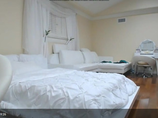 SandraPopa Cute chick fingering shaved pussy