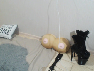 ohmymel Beauty in stockings shows small tits