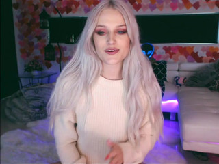 alicexmaia Sexy babe masturbates point