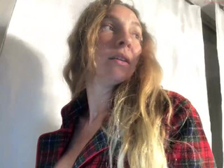 angeliquesage bitch with big tits rides vagina toy