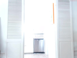 nikiskyler_ sexy chick masturbates shaved pussy