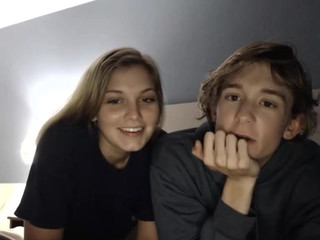 funcoupleexx pulling hair down