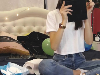 hollyextra showed her tits