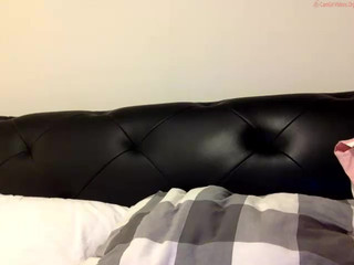 annais wonderful bitch masturbates in the car