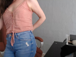 gabry000 sexy slut washes in the shower and jerks off