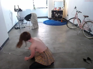 snugglepunk beauty masturbates and plays with rubber dildo