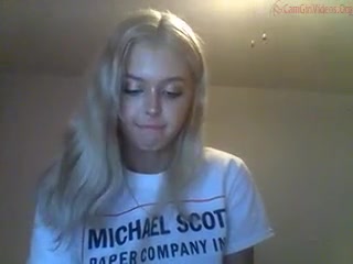 cybersexsof69 busty babe posing naked