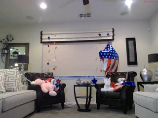 arianina writes pen on boobs and ass