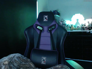 alicexmaia ardent hottie gets a huge booty