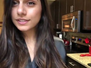 Mia Khalifa bitch with a big ass fucks a hard point