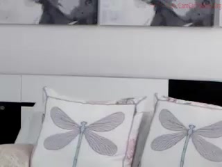 saritabelle beautiful female strips and jerks off