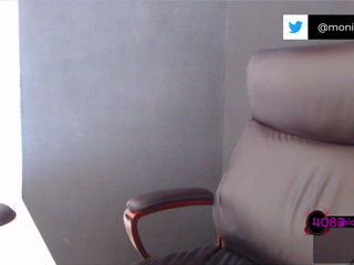 debralee crazy cute jerking pussy with thick dildo