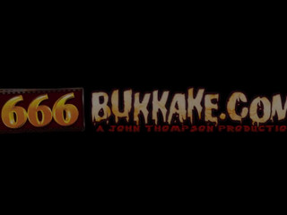 luna corazon cute chick fucks her holes