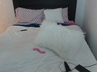 Valkyrie fascinated by drawing