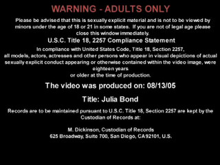 Julia Bond luscious babes lick cunt in pose