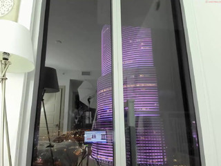 Surecakes blissful slut squeezes vagina