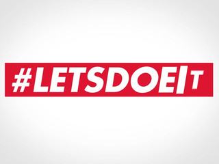 Sabrisse black-haired nymph pulls pussy