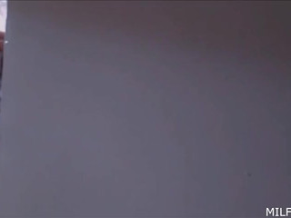 Honey Moon stoned shows her charms