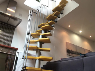 Ava Austen blissful female fucks pussy with phallus