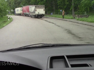 Fitness-Maus the secretary spread her legs to show that there she has