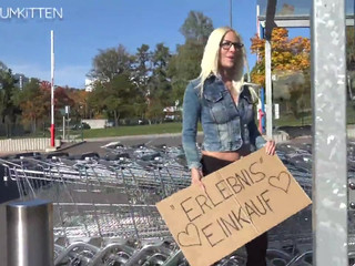 Lara-Cumkitten lusty babe puts big tits