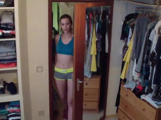 Pornopaerchen cute wench jerks off wide cunt