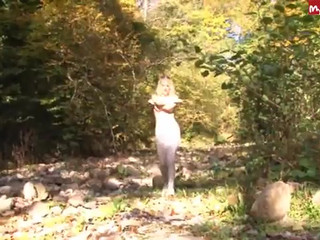 Jenny Simpson hottie masturbates shaved cunt