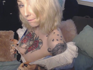 Slutty_Spice hot brunette girl gently masturbates cunt