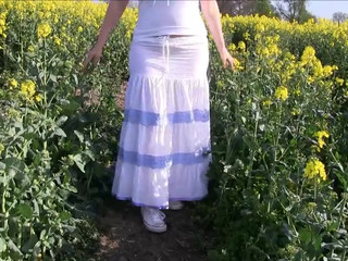 Yuffie Yulan blonde slut twirls elastic booty