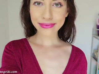 Mylene gorgeous mare jerks off pussy