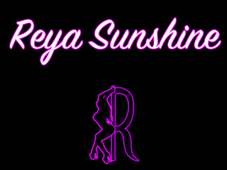 Reya Sunshine whore doll masturbates vagina