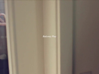 Sarah Rae shows boobs