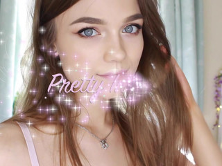 oreob4by luxurious harlot poses in fr