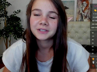 omekalee cute chick having fun with sex toy