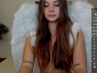 omekalee mature confused jerks off shaggy pussy