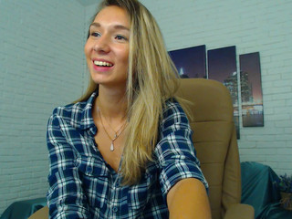 evacoy hot bitch gently fucks sex toy