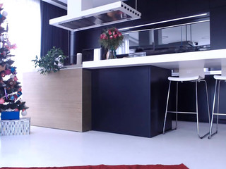 TriciaFox amazing babe jerking her shaved cunt