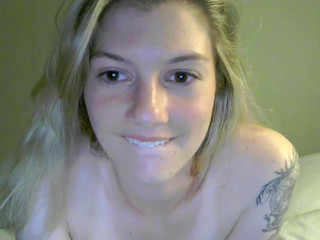 LydiaSage nude bitch fucks pussy with phallus